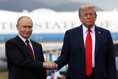Putin ve Trump telefonda görüştü
