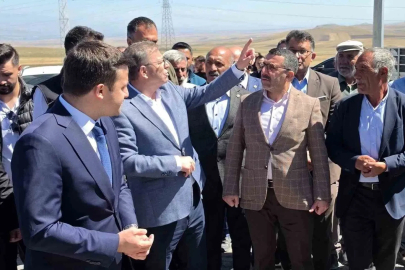 Kars’ta köy yollarında beton yol dönemi: Vali Polat ve Milletvekili Çalkın Yağlıca’da incelemelerde bulundu
