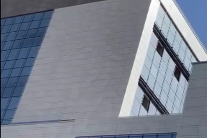 Alacağını tahsil edemeyince inşaatın çatısına çıktı
