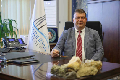 Başkan Yetişkin’den sevgilisine: "Uğur Dündar gelecek 1 saat avutmam lazım"
