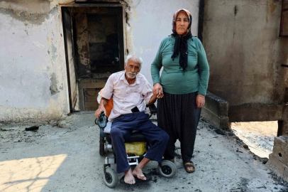 Yangında evleri küle dönen yaşlı çift: "Bütün hatıralarım yandı"
