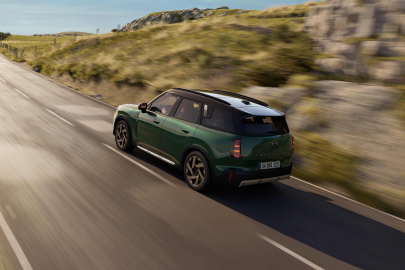 Tamamen Elektrikli MINI Countryman, Yenilenen Tasarım Paketiyle MINI Online Store’da