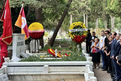 Metin Oktay, vefatının 35. yıl dönümünde kabri başında anıldı
