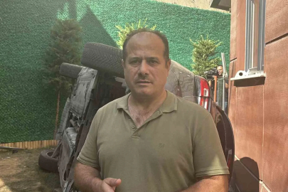 Eyüpsultan’da otomobil bahçeye uçtu, gün ağarınca ortalığın savaş alanına döndüğü görüldü

