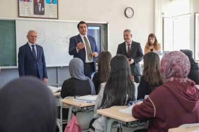 Üniversite yolculuğuna ilk bilet başkan Yılmaz’dan
