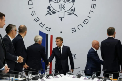 Macron: "Rusya’nın Avrupalılara ve Fransa’ya yönelik hibrit tehdidi yoğunlaştı"
