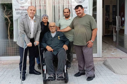 Türkiye Sakatlar Derneği Bafra Şubesi’nden şehit babasına akülü sandalye hediyesi
