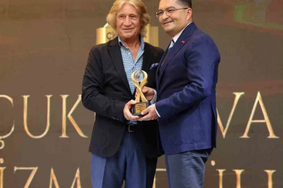 "Yılın Turizm Yöneticisi" ödülü İl Kültür ve Turizm Müdürü Duru’ya verildi
