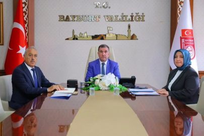 Vali Eldivan VKS üzerinden sosyal yardım toplantısına katıldı
