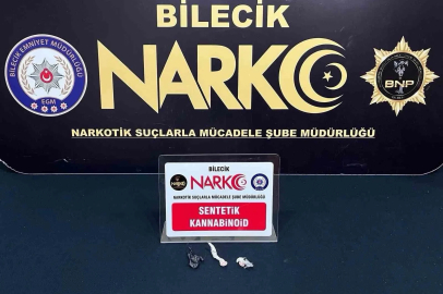 Bilecik’te bir araç 3 şüpheli şahıs üzerinde bonzai ele geçirildi
