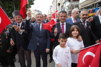 Vali Tavlı: "Gazi milletimiz, istiklaline ve istikbaline yönelen tüm tehditlere karşı koyacaktır"
