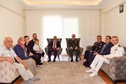 Aydın Valisi Varol, gazi Çakır ve ailesiyle bir araya geldi
