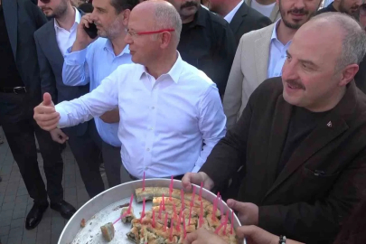 Varank’tan Özel’in börek görüntülerine tepki: "Vatandaşla nasıl konuşulması gerektiğini bilmek gerekiyor"
