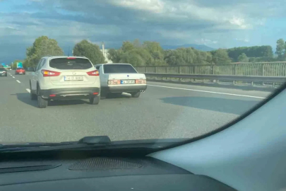 Otoyol üzerinde tehlikeli hareketler kameraya yansıdı
