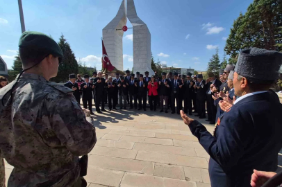 Eskişehir’de gaziler ve şehit yakınlarından şehitlik ziyareti
