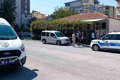 Kıraathane çalışanı husumetlisini tüfekle vurdu
