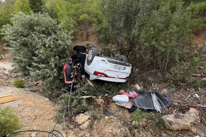 Mersin’de seyir halindeki otomobil devrildi: 1 ağır yaralı
