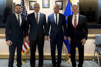 Sağlık Bakanı Memişoğlu, ABD’li mevkidaşı Kennedy Jr. ile görüştü
