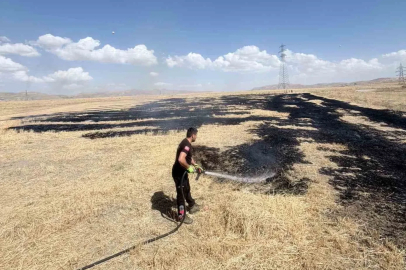 Van’da örtü üstü yangını

