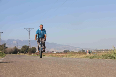 Ömrünü pedal çevirerek geçiren 85 yaşındaki yaşlı adam, ’Ne mazot ne gaz, pedal çevirmeye doyum olmaz’ bilinciyle günde 20 kilometre yol katediyor
