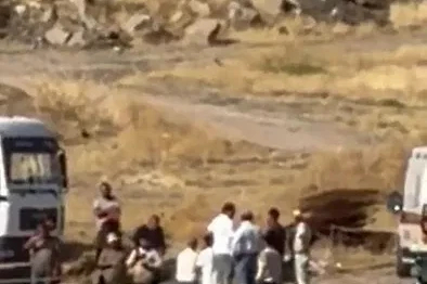 Üzerine inşaat malzemesi düşen işçi ağır yaralandı
