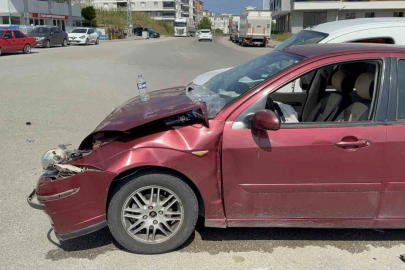 Samsun’da otomobil ile hafif ticari araç çarpıştı: 2 yaralı
