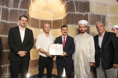 Letonyalı turist Van’da Müslüman oldu: Andyejs adını "Veysel" olarak değiştirdi
