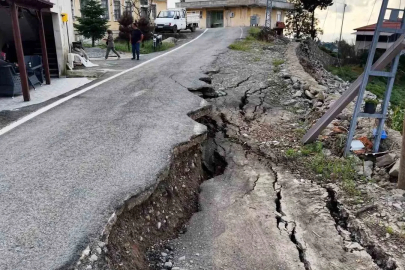 Rize’de heyelan sonrası mahalle sakini korku dolu anları anlattı: "Bir anda her şey bitti, yavaş yavaş sine sine battı buralar"
