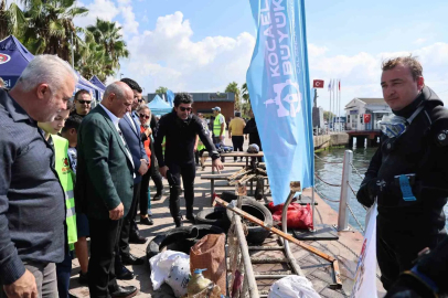 Gönüllüler farkındalık için sahaya indi: 1 ton atık toplandı
