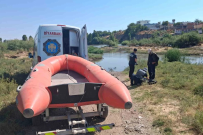 Dicle Nehrinde mahsur kalan 52 küçükbaş hayvan 3 gün sonra kurtarıldı

