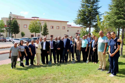 Devlet Hastanesi’nde ağaçlandırma seferberliği
