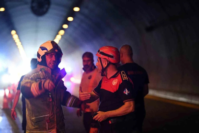 Bayraklı Tünelleri’nde korkutan tır yangını
