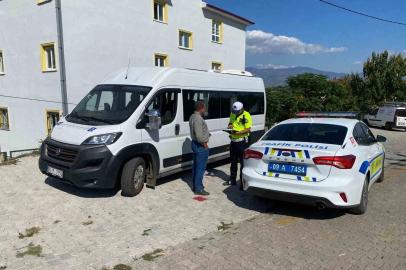 Bozdoğan emniyeti öğrencilerin güvenliği için sahada
