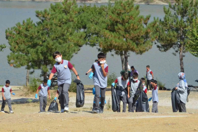 Çorum’da 250 kişi çevre temizliği yaptı
