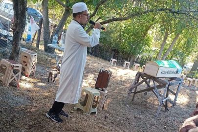 Kürek sörfü yaparken boğularak hayatını kaybeden genç Bolu’da toprağa verildi
