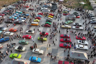 Sincan Park’ta klasik otomobil rüzgarı
