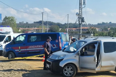 Muhtar aracında başından vurulmuş halde ölü bulundu
