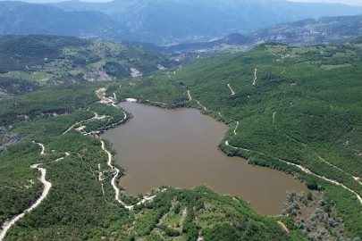Yıllar sonra tam doluluğa ulaşan Artova Barajı vatandaşların uğrak noktası oldu
