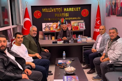 Kıbrıs’taki kazada yaralanan Akkaya ailesinden MHP’ye teşekkür ziyareti
