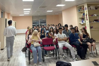 Menteşe’de gençler tiyatro eğitimleriyle sahneye hazırlanıyor
