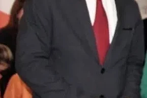 Okul müdürü evinde ölü bulundu
