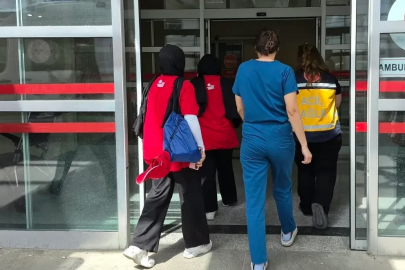 4 öğrenci yemekten zehirlendi
