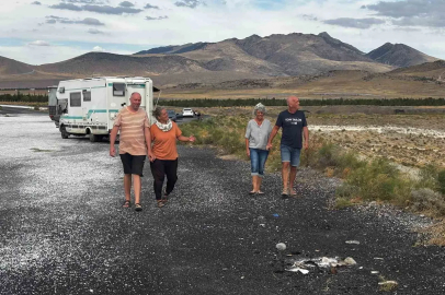 Alman turistler Karapınar’da kamp yaptı
