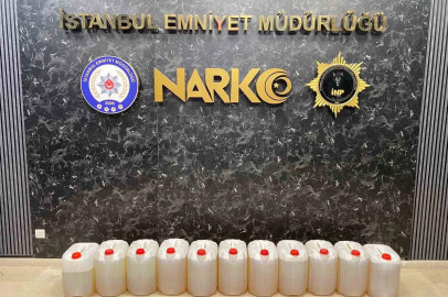 İstanbul’da tırın yakıt deposunda 224 kilo sıvı metamfetamin ele geçirildi
