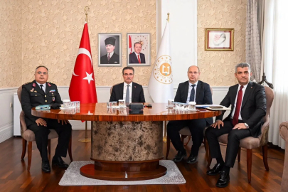 Vali Aydın Baruş, Bakanlar Çiftçi ve Tekin ile "Okul Güvenliği" toplantısına katıldı
