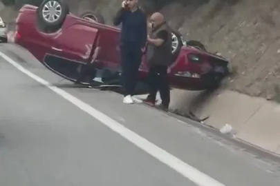 Kocaeli’de kontrolden çıkan otomobil takla attı
