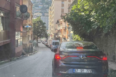 Metrelerce araç kuyruğu oluştu, sürücüler zor anlar yaşadı
