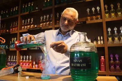 35 yıllık kolonya ustası Sivas kokan kolonya üretti
