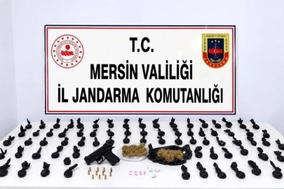 Paket paket satışa hazır uyuşturucu ele geçirildi
