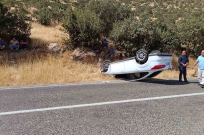 Mardin’de takla atan otomobilde hasar oluştu
